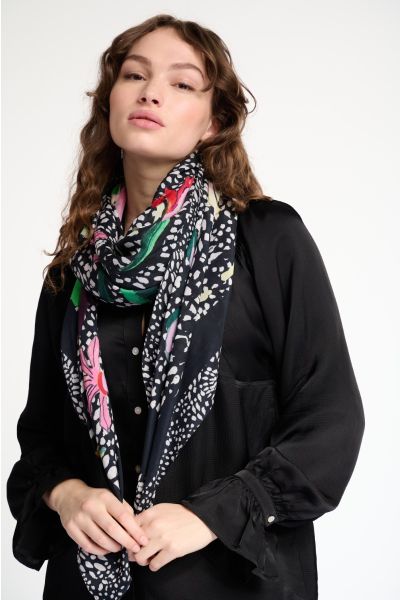 POM Flower Blaze Scarf
