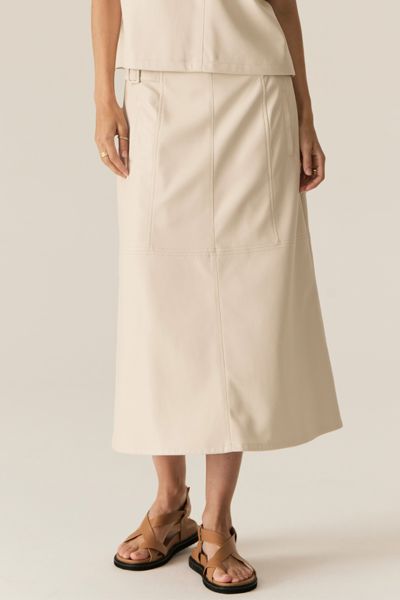 Add an elevated edge to your everyday look wit this faux leather Belmond Skirt. Made from a buttery soft faux leather, the skirt with an A line silhouette and midi length can be paired with easy blouse and sling back heels for an easy look. Style PP5559.