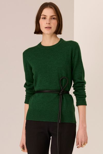 Designed with a classic fit in mind, the Orson Crew Knit is a luxe Merino/Cashmere blend basic in five stunning colours.Ribbed crew neckline. Full length sleeves - ribbed cuffs. Regular fit through the body. Ribbed hem.
