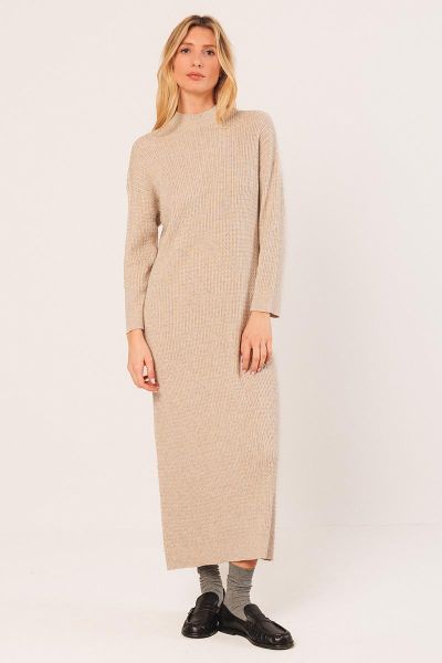 This dress never fails. It is long, with a perkins neckline and long sleeves. The cut is relaxed and it is made of sustainable wool knit with silk, giving it a nice drape and softness. RD490.
