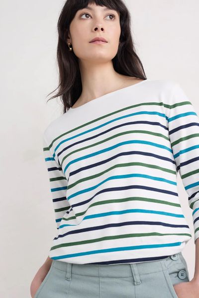 Woven in soft and breathable organic cotton, the Sailor Top is a firm favourite from Seasalt amongst those wanting quality basics for their wardrobe. In yarn dyed stripes for a vibrant finish the Sailor Top has flattering 3/4 length sleeves and a relaxed 