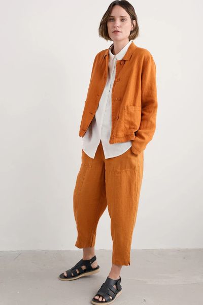 A classic garment dyed linen jacket with an easy, relaxed structure thats influenced by Cornish workwear. Throw over jumpers and jeans, or wear loose over flowing dresses. Our linen will grow softer and smoother with each summer of wear, developing a char