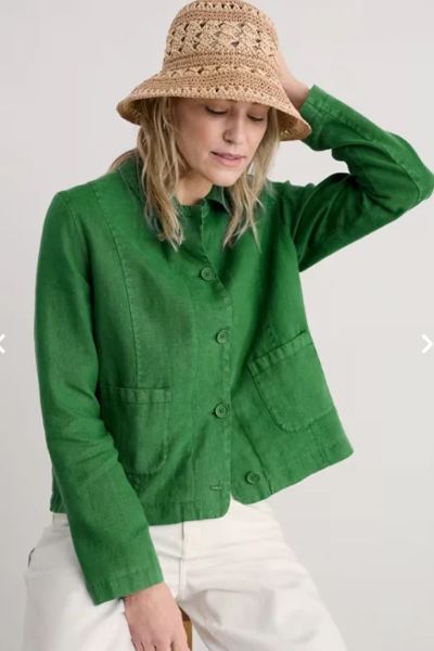 A classic garment dyed linen jacket with an easy, relaxed structure thats influenced by Cornish workwear. Throw over jumpers and jeans, or wear loose over flowing dresses. Our linen will grow softer and smoother with each summer of wear, developing a char