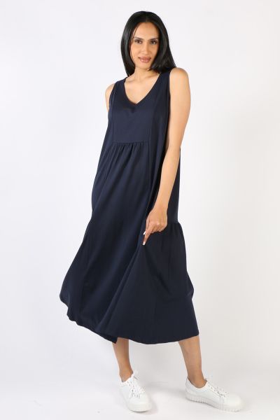 With versatile styling options, you will find yourself reaching for the Veuve Jersey V-Neck Sleeveless Midi Dress again and again. In a super soft stretch fabric, The fluid fold appearance of the ruched panels is the perfect design that flatters your shap
