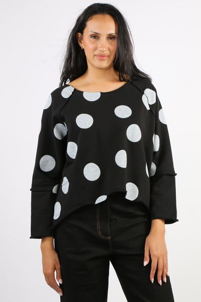 Two by Two Riza Sweat Shirt what a great cotton top Riza is for the season perfect as a extra with your casual wardrobe. Riza has a wide round neck line and 3/4 sleeves that can be cuffed allowing for your tops under neath to shine through and with its bo
