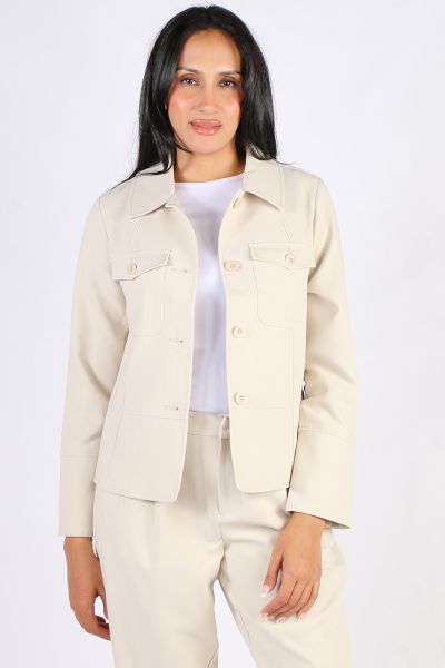 Go for a perfect outerwear for the season that keeps you warm and stylish all at the same time. In a viscose blend, the jacket has a shirt collar, full sleeves, a shirt collar and fron button through closure. Style with Cellar pants for a full suit look. 