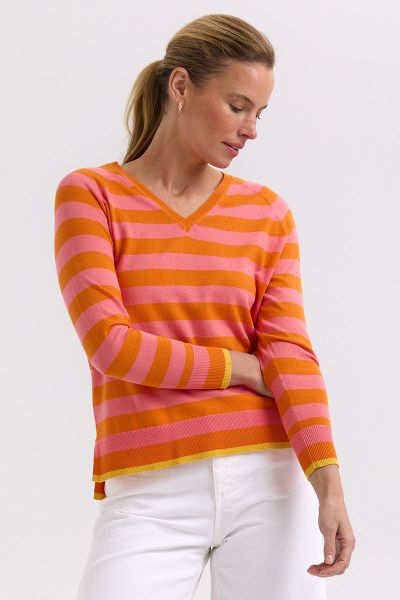 This is the kind of knit you will reach for on repeat. The Essential V Neck offers that just right balance of comfort, breathability, and softness easy to wear, easy to love and stylish back with jeans or over your favourite tee. With a timeless V necklin