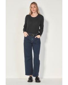 Embrace the relaxed sophistication of a perfectly tailored wide leg jean. 5 pocket, fly front, wide leg jean in soft, stretch white denim. The Cruise jean is ankle length. style 9594XBT.