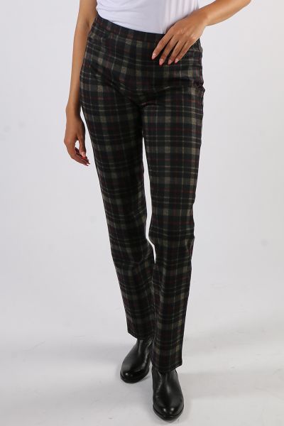 Go for the Vassalli Slim Leg Full Length Printed Ponti Pull On Pant. Made from stretch fabric for the perfect fit along with Elastic waistband. Have a Faux fly and two faux front cutaway pockets. The Two back patch pockets with V stitching detail and vass