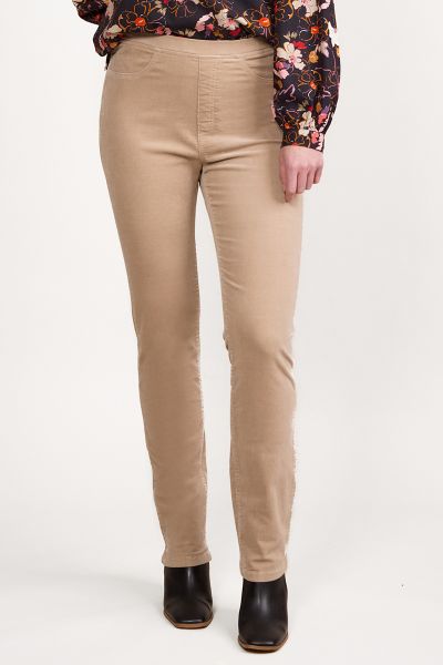 A little color never hurt anyone. Who said winter has got to be boring. This Vassalli Pinwheel baby Corduroy pants that are perfect for the season. In a straight leg and stitch details, the pull on pants come in a variety of colors that allow you to mix a