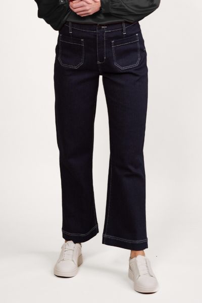 Vassalli denim pants for the season are a perfect go to. In denim, front zip and pockets, it has top stitch details that really make it stand out for all the right reasons. Freshen up your wardrobe this season. Style 5995A.
