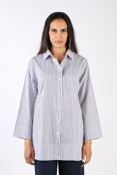 A classic shirt is hard to beat and this Harvey shirt is one for the wardrobe staple. In a solid color, it features a top to bottom button through closure with a collar and full cuffed sleeves. In cotton, this shirt can be styled with easy denims and boot