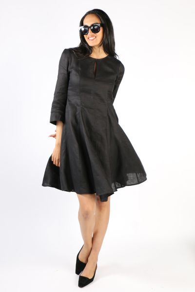 The My Flare Lady Dress by Foil is a beautiful linen dress featuring 3/4 sleeve, a higher neckline with a split in the middle and a comfortable round skirt. With 100% linen and a perfect swing, this dress will take you from the beach to the bar in style a