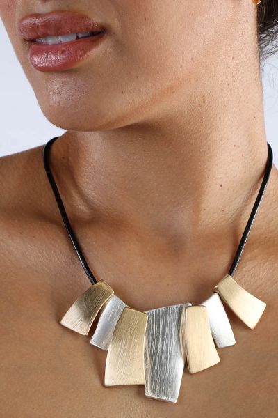 Jantan Metallic Fringe Necklace In Gold And Silver