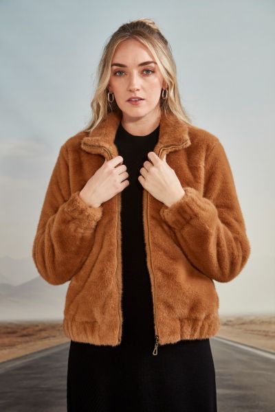 Verge Parade Jacket In Caramel