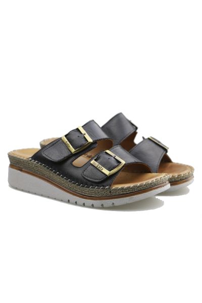 Made in Turkey the Sala Oasis is a really comfortable slide with two leather straps over the foot with buckle to adjust it to the perfect fit. The platform sole offer support and features jute trimming and contrast stitching.
