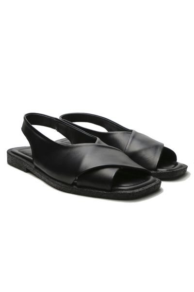 Sempre Di Crossover Sandal In Black