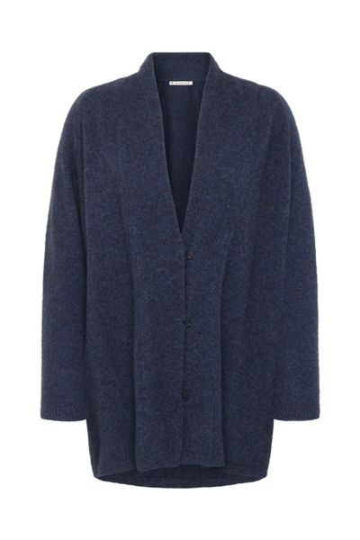 Layer up in style this season in this Zonia Cardigan. The 100% Yak Cardi has a shawl collar, long sleeves and front button closure. It can be styled over easy basics.
