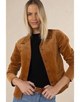 A luxe velour jacket designed to elevate your everyday layering. Crafted with a soft, brushed finish and subtle stretch, it offers both comfort and structure. The fitted silhouette gently shapes the waist for a flattering look. A refined take on a classic