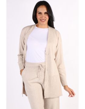 Go for an easy relaxed style with this longline cardigan by Jump. In a long length, the cardi with front button closure, features two front pockets and full sleeves. Finished with ribbed trim, this can be style over easy basics for an elevated look.