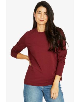 Our Core Crew Long Sleeve Tee is a staple for every wardrobe. This top features a minimalist design with a focus on versatility and comfort. The fit is relaxed yet structured, offering ease of movement. Its classic crew neck adds to its timeless appeal. 6