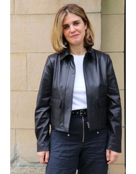 A clean cut leather jacket with a softly structured shape that feels polished without being overdone. The rich hazelnut tone adds warmth, while the minimal design keeps it timeless and easy to wear. Fitted through the shoulders with a relaxed finish throu