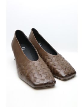 Valentina Pump By Minx In Coffee