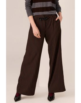 Featuring a soft wide leg fit and a feature chain belt, the Dara Belted Pant is the perfect highlight piece for Winter. Zip fly and hook and bar fastening. Hip pockets. Back pockets. Five belt loops. Detachable tie belt with black perspex chain detail. Fu