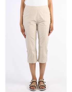Made from stretch fabric for the perfect fit. Elastic waistband. Two front cutaway patch pockets with Vassalli embroidery on left hand side pocket and metal V logo rivets. Two side cargo pockets with flaps. Two back patch pockets Panel seams. Side button 