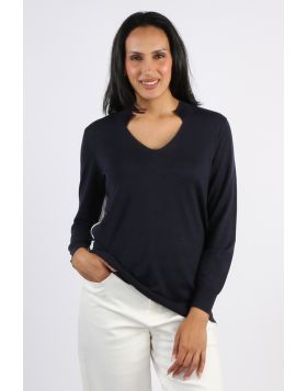 The Manhattan Sweater features a relaxed fit, a rib Mandarin collar, and contrast trim on the center back and sides. The full length sleeves are finished with a deep rib, while the ribbed hemline falls below the hip for a stylish look. 9692USF.
