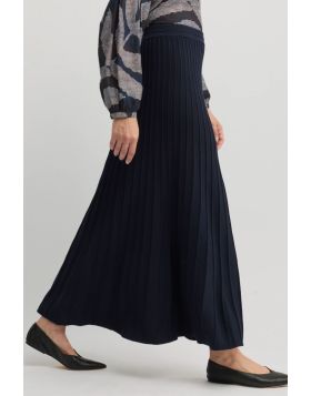 Yarra Trail Cedar Skirt In Navy