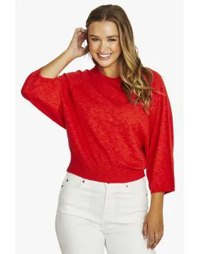 Relaxed vibe and easy fit, this jumper by Jump has got you covered. In a linen slub, the jumper has batwing balloon sleeves, and ribbed hem giving you a flattering silhouette. 61611008.
