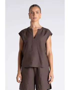 Two Ts Aria Linen Top In Chestnut