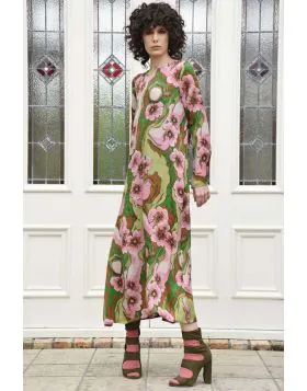 Flared sleeves bring a soft sense of drama to the CHARGE IT TO MY ROOM Dress, elevating its streamlined shape. Crafted in I WANT CANDY viscose satin, it features a godet pleat at the back for added movement, along with a centre back zipper and side pocket