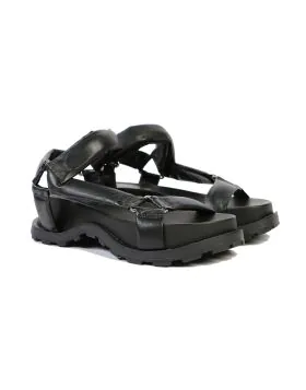 These shoes feature practical and functional Velcro straps. Thanks to which, putting shoes on is easy and fun like never before! Feel luxury on your feet thanks to everyday summer shoes lined with leather. comfort sport sole. Style 451001.