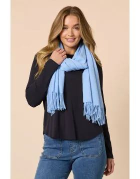 Stay warm and cosy during the chilly winter months with our luxurious soft scarf. It is the perfect addition to your winter wardrobe, allowing for stylish layering while providing maximum comfort. 48481.

