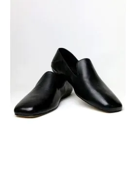 Easy slip on style over supportive footbed, now with a durable rubber sole for everyday wear. The Vernita Nappa Leather loafer shoe takes you from boardroom to bar effortlessly. Adaptable to looks and situations, the this versatile shoe is perfect for all