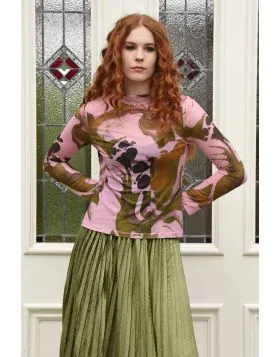 Bold greens and pinks bring vibrant energy to the GOOD SERVE Dress, making it a true standout. Crafted in FIRST BLUSH linen and cotton blend, this button through style features gathered sleeves with elasticated cuffs and a removable self-fabric tie for ve