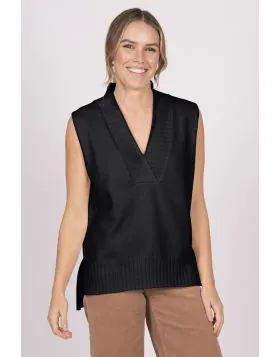 An easy vest by Fields gives you multiple styling options. In a Wool Cotton, the sleeveless vest has a V neck and dip hem and is finished with ribbed trims along the neckline and hem. Style it however you like. FK5003.
