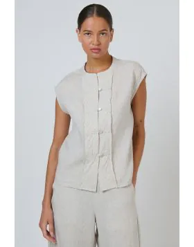 Naturals Sleeveless Toggle Front Top In Sand