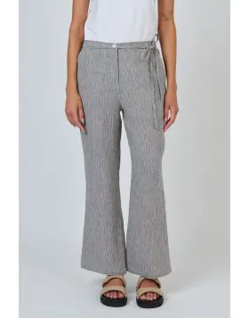 Tailored ease meets relaxed refinement in these wide leg trousers. These GA700 trousers feature a flattering high waist with elasticated back, a removable self-tie belt for adjustable styling, and practical side pockets. Crafted from breathable linen with