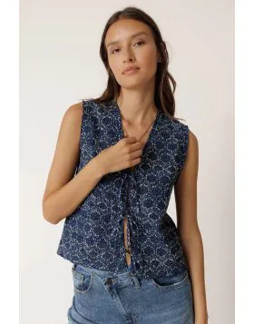 Indi and Cold Elastic Vest With Tie In Indigo