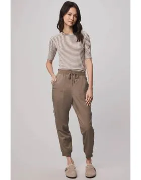 Our Jaclyn Jogger is unlike the rest in your closet. Its cargo style pockets offer a casual ease, while contrast herringbone tape lines the trims for a polished touch. Top with a sweater or a layering tee. RF4C870.
