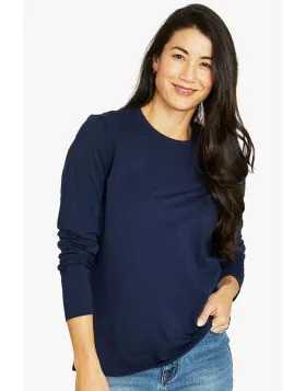 Our Core Crew Long Sleeve Tee is a staple for every wardrobe. This top features a minimalist design with a focus on versatility and comfort. The fit is relaxed yet structured, offering ease of movement. Its classic crew neck adds to its timeless appeal. 6