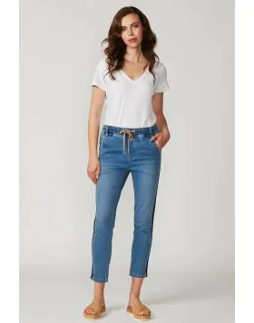 Casual jean with elasticated waist and adjustable drawstring tie. Novelty tape at the outside leg. Soft handle & distressed finish achieved by special garment wash.