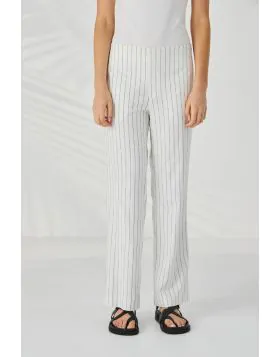The Director Pant is a straight leg style crafted from a beautiful pin stripe linen blend with a comfortable half elasticated waistband. Subtle contrast stitching at the side seam pockets and the soft suiting texture add refined character. Pair with the D