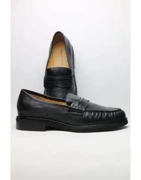 Bolivar Loafer By Django & Juliette In Black