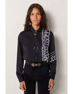A shirt that commands attention, this Elizabeth shirt does just that. In a tie and dyed detail and a luxe viscose, the shirt exudes a western charm with its shirt relaxed tailoring and gathered long sleeve detail. Style this shirt with high waisted denims