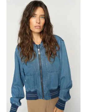 A cool take on the classic bomber silhouette. This jacket is designed in a relaxed fit with a zip closure, front pockets, and striped ribbed trims that add a sporty edge. Made from a soft, fluid fabric that drapes beautifully and feels lightweight to wear