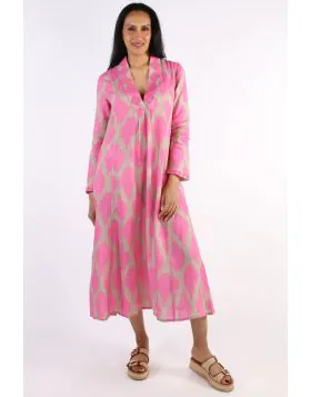 A loose fit, long dress with a bold embroidered V neck and flattering small pleads in bust area. The long blouson sleeves end in small, embroidered cuffs.